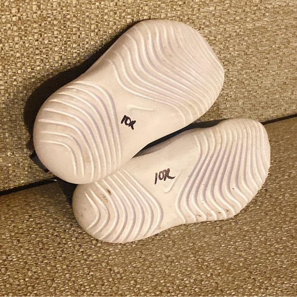 Like New! Nike Flex Runner 2 Running Shoes - Toddler Size 4 - Picture 3 of 4